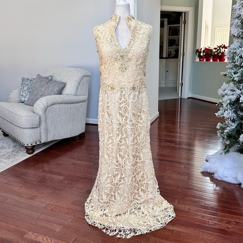 Ivory Lace Evening Gown - Elegant Women's Dress